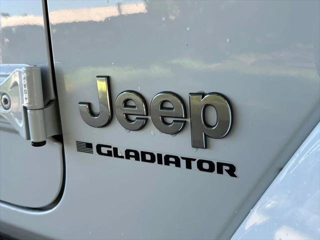 Certified 2023 Jeep Gladiator Overland AWD/4WD image 35