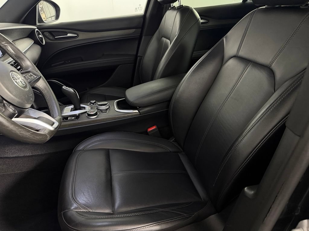 Used 2023 Alfa Romeo Stelvio Ti AWD/4WD image 22