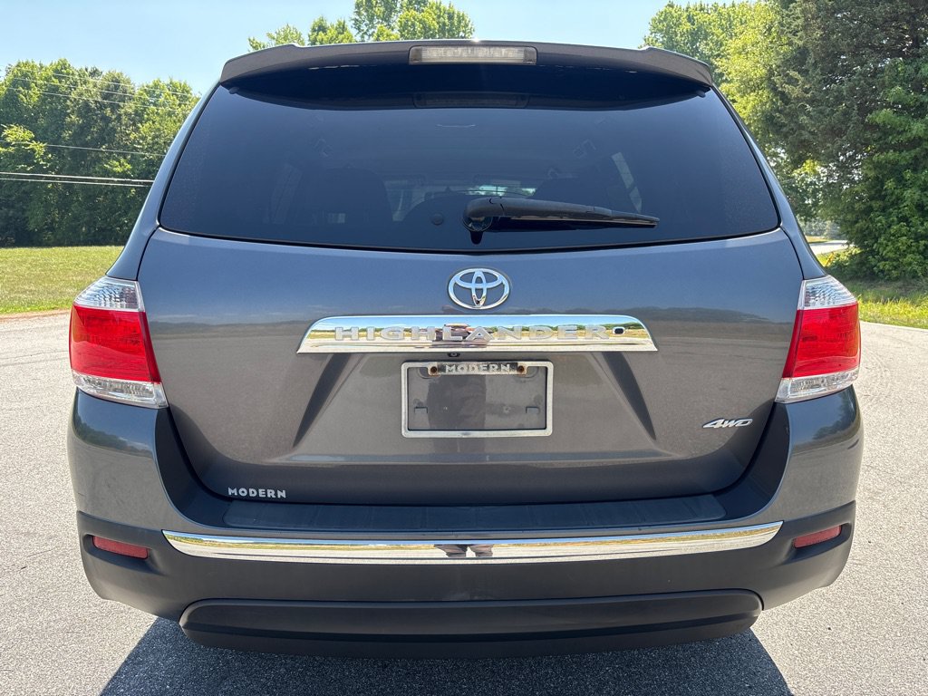 Used 2012 Toyota Highlander 4WD w/ Tech Pkg image 4