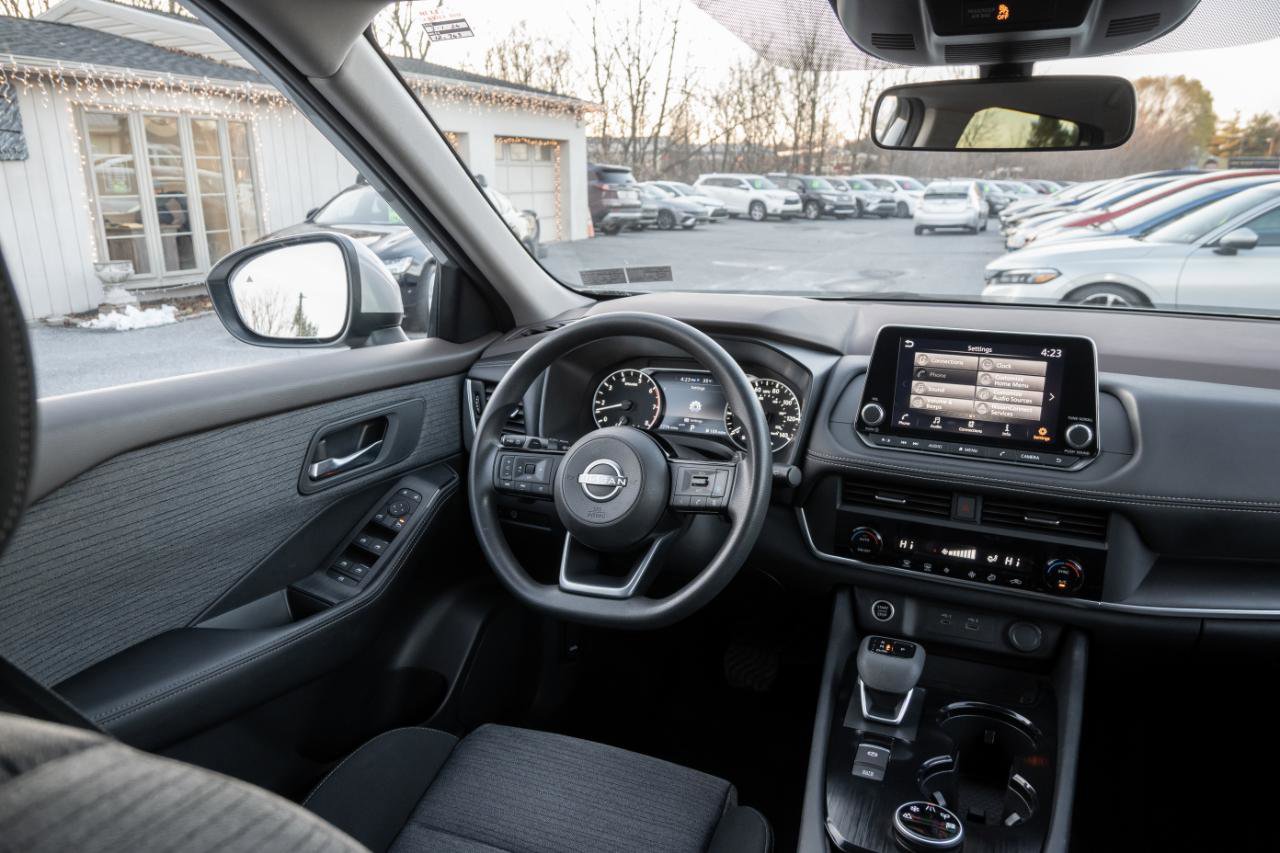 Used 2023 Nissan Rogue SV image 23
