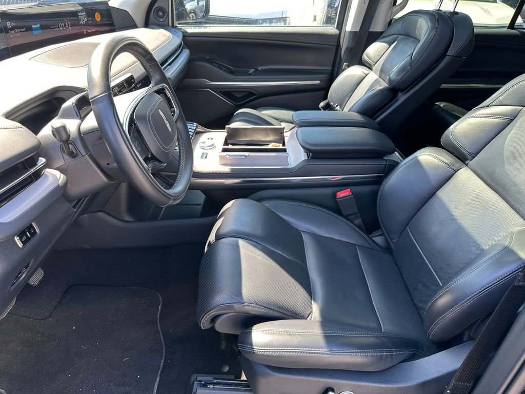 Used 2025 Lincoln Navigator Reserve AWD/4WD image 19