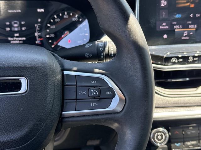Used 2023 Jeep Compass Latitude AWD/4WD image 30