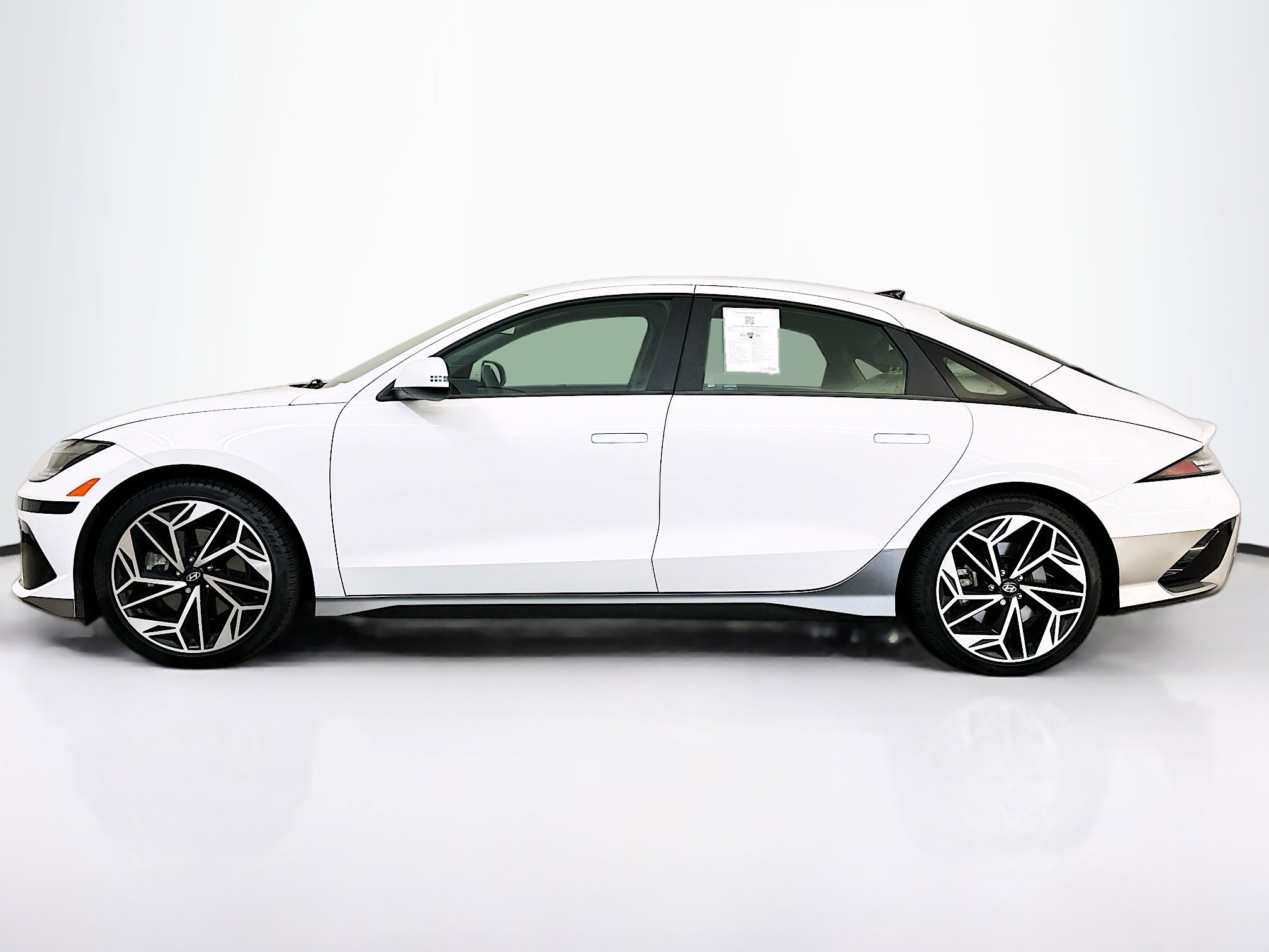 Used 2023 Hyundai Ioniq 6 SEL w/ Cargo Package image 4