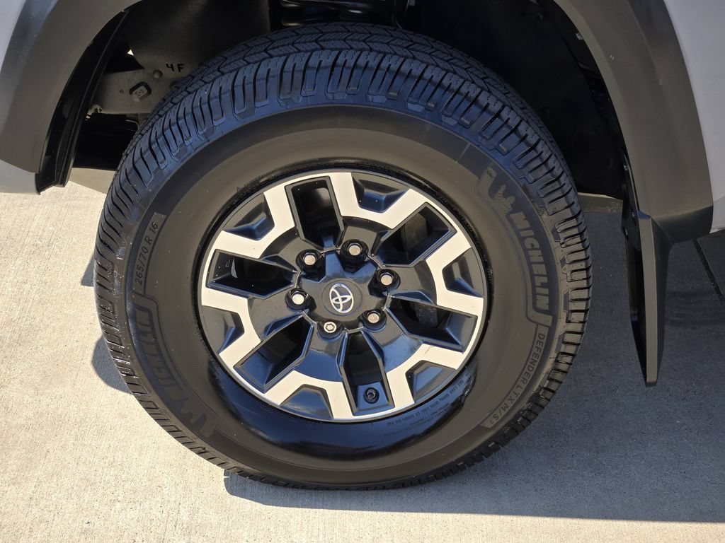 Certified 2021 Toyota Tacoma TRD Off-Road w/ TRD Premium Off Road Package AWD/4WD image 7