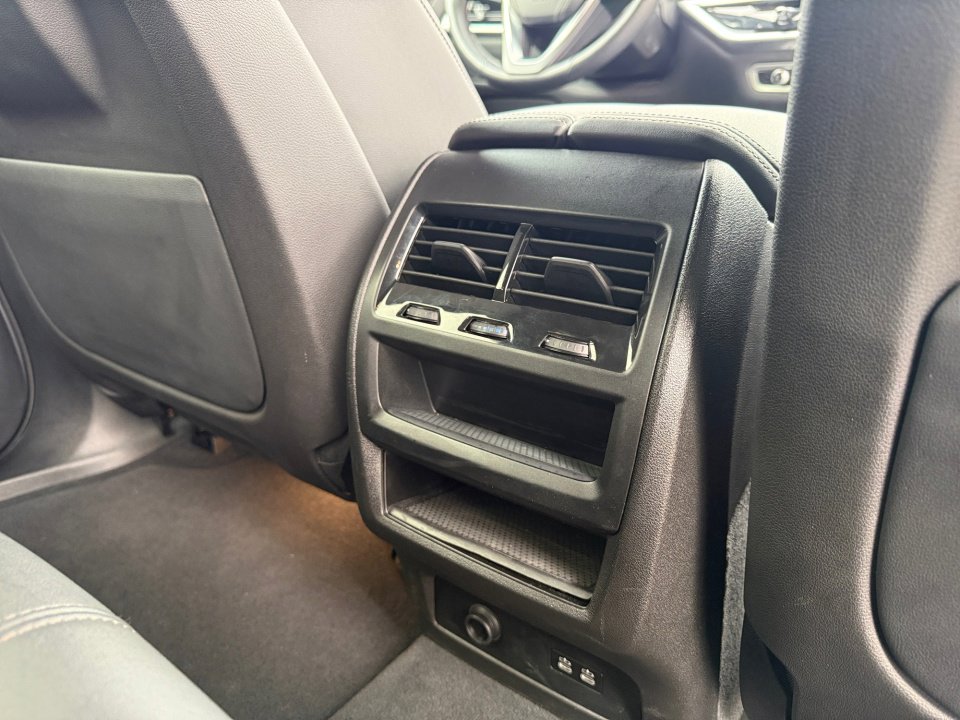 Used 2024 BMW X5 xDrive40i w/ Premium Package image 29