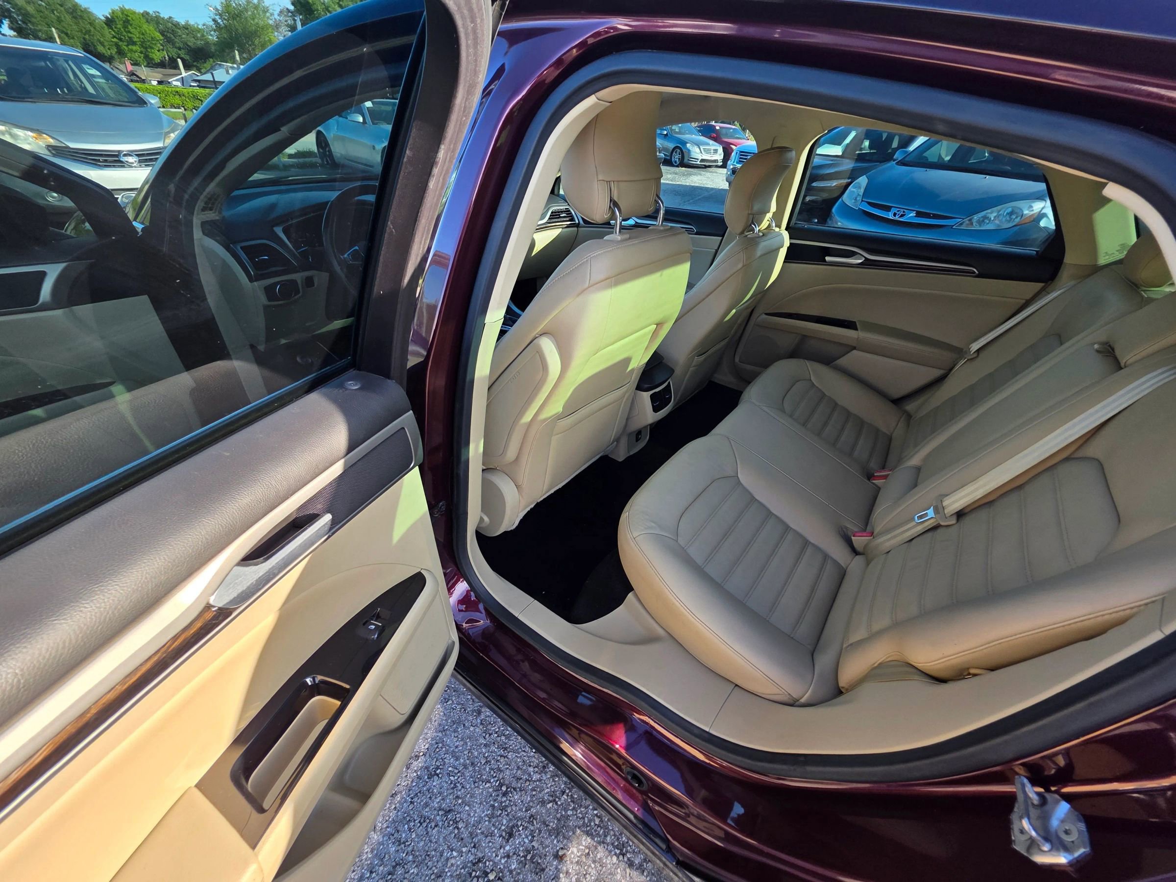 Used 2013 Ford Fusion SE FWD image 13