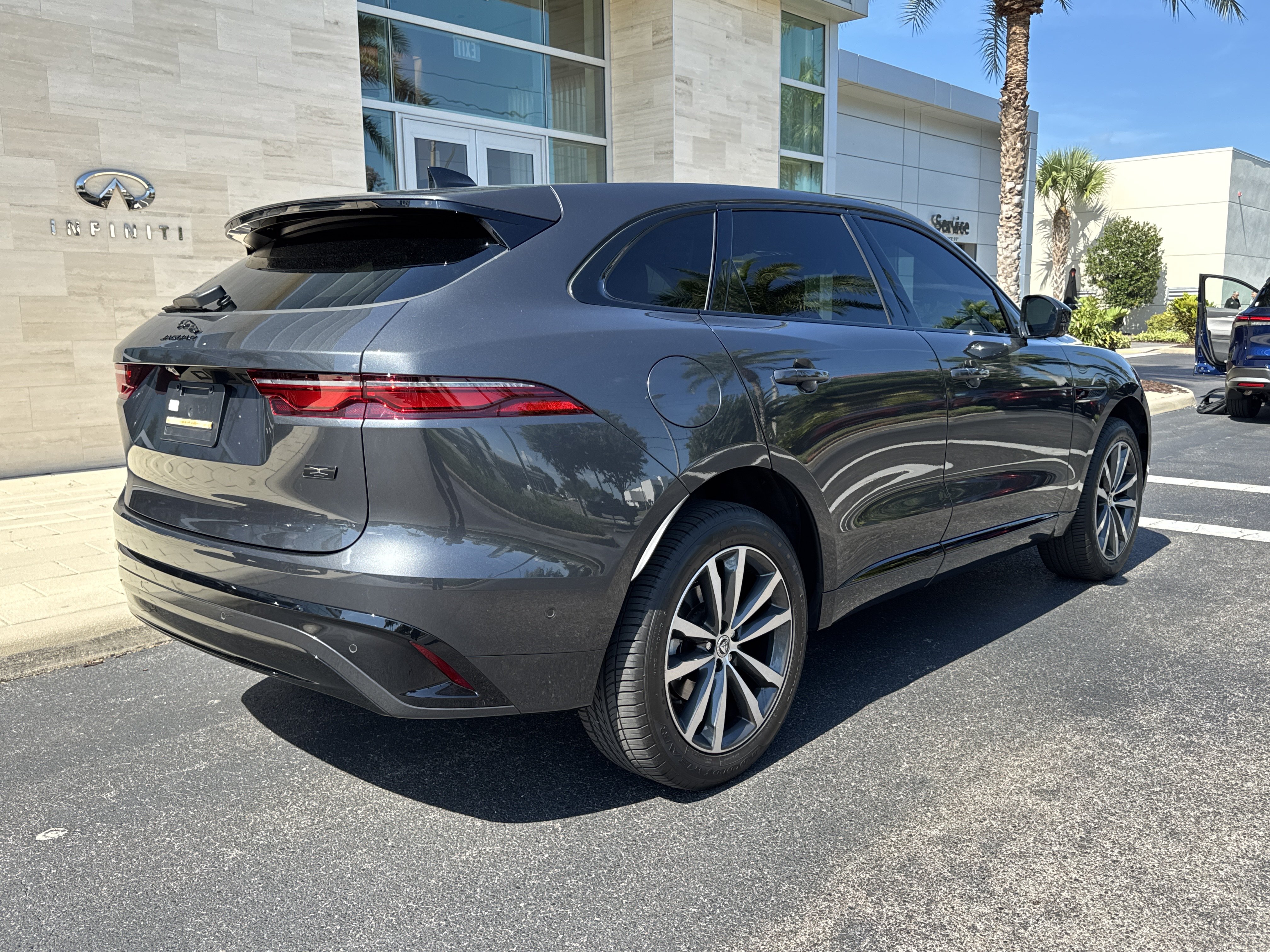 Used 2026 Jaguar F-PACE R-Dynamic S AWD/4WD image 4