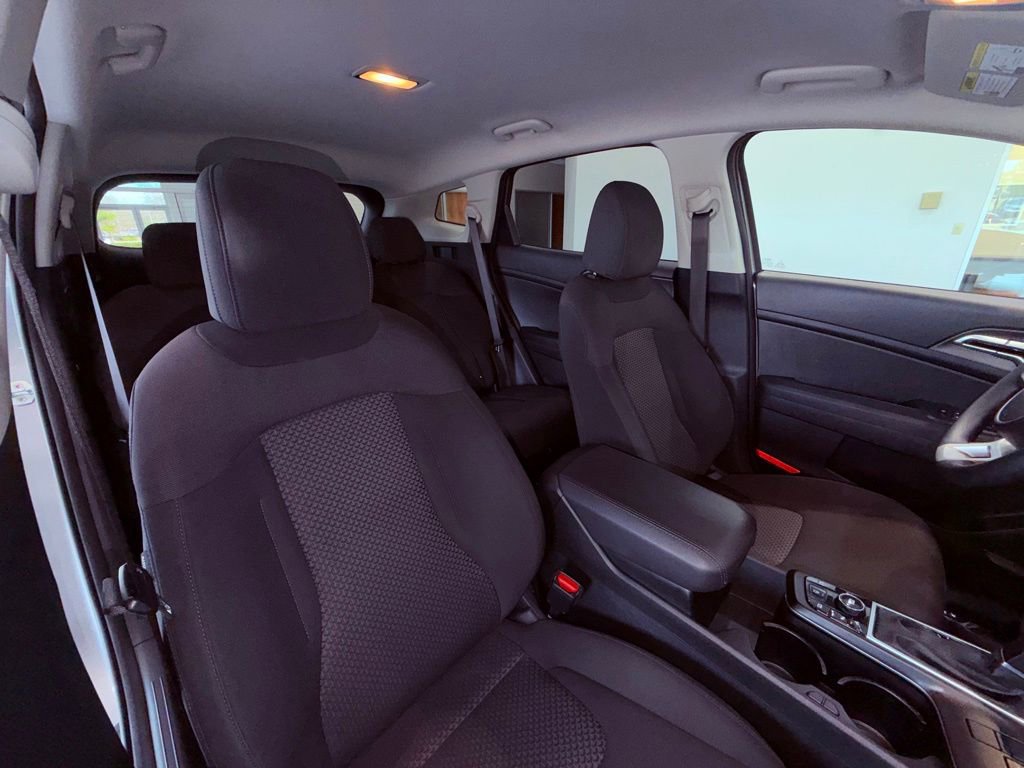 Used 2023 Kia Sportage LX image 9