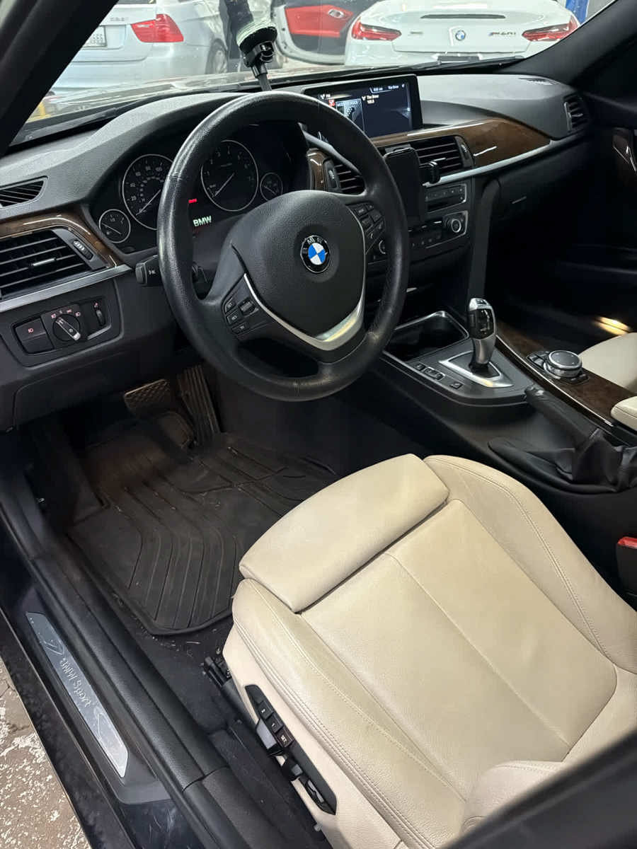 Used 2015 BMW 335i xDrive Sedan AWD/4WD image 4