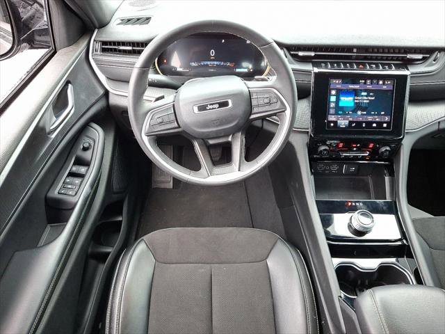 Certified 2023 Jeep Grand Cherokee Altitude image 22