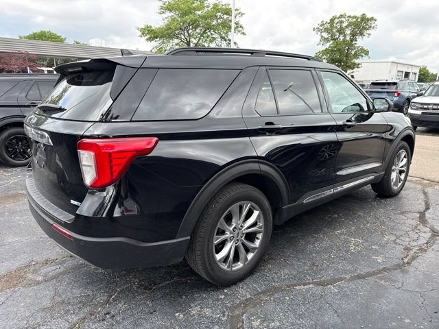 Used 2020 Ford Explorer XLT w/ Equipment Group 202A AWD/4WD image 6