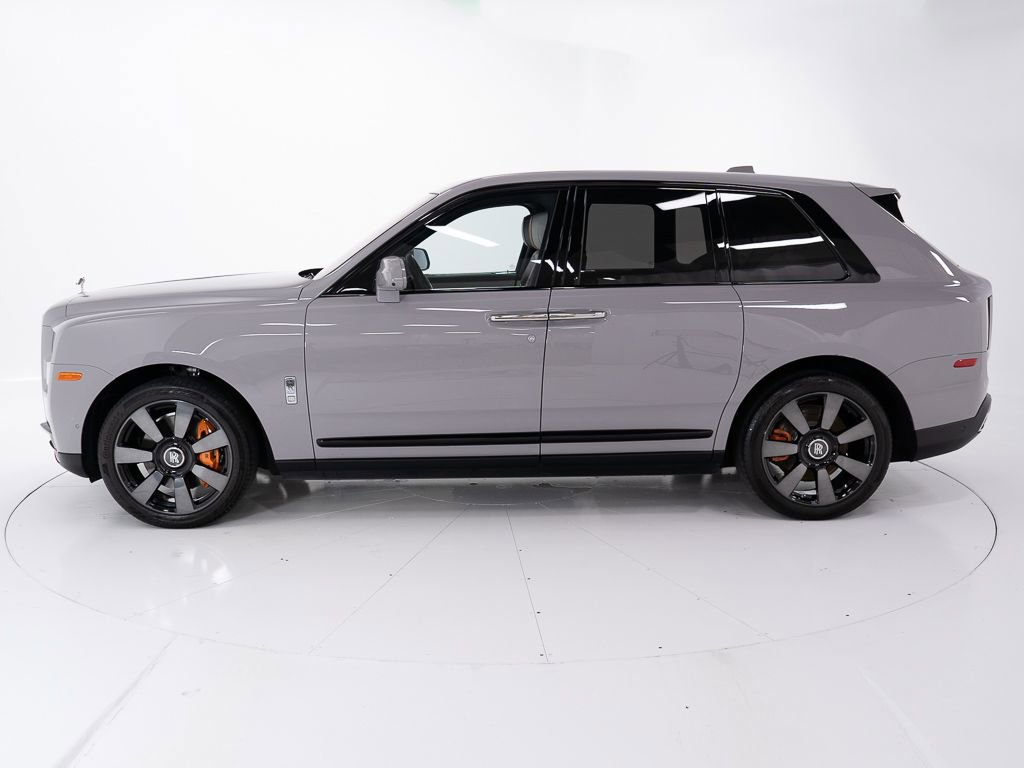 Certified 2023 Rolls-Royce Cullinan w/ Dark Exterior Package AWD/4WD image 2