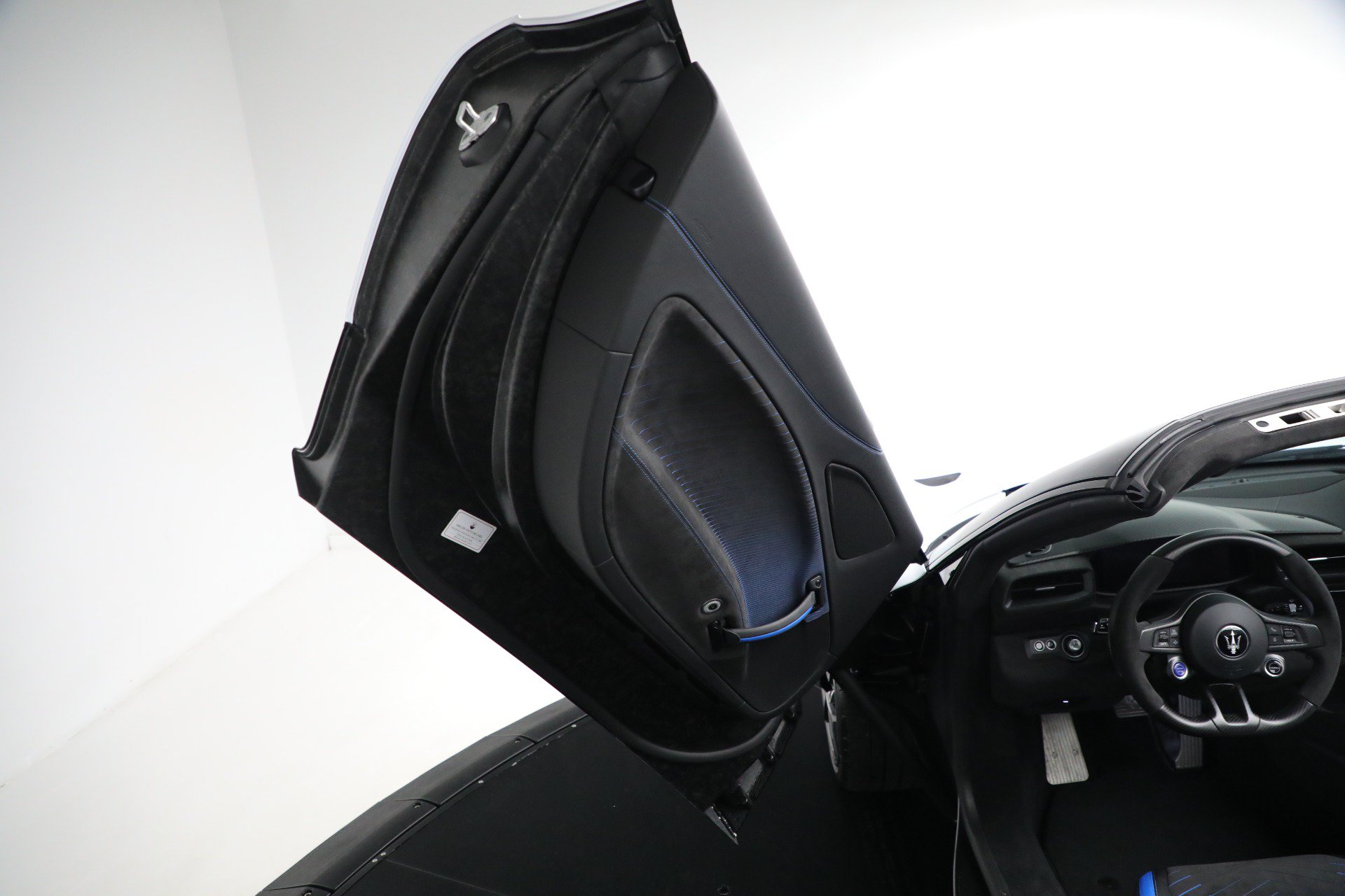 Used 2023 Maserati MC20 Spyder RWD image 43
