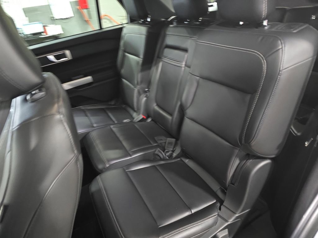 Used 2023 Ford Explorer XLT w/ Equipment Group 202A image 17