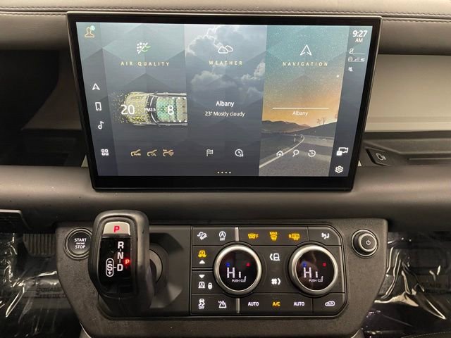 Used 2023 Land Rover Defender 130 SE image 3