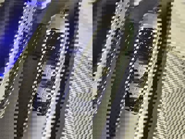 Certified 2025 Mercedes-Benz C 300 4MATIC Sedan image 17