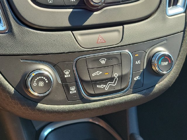 Used 2017 Chevrolet Malibu LT FWD image 25
