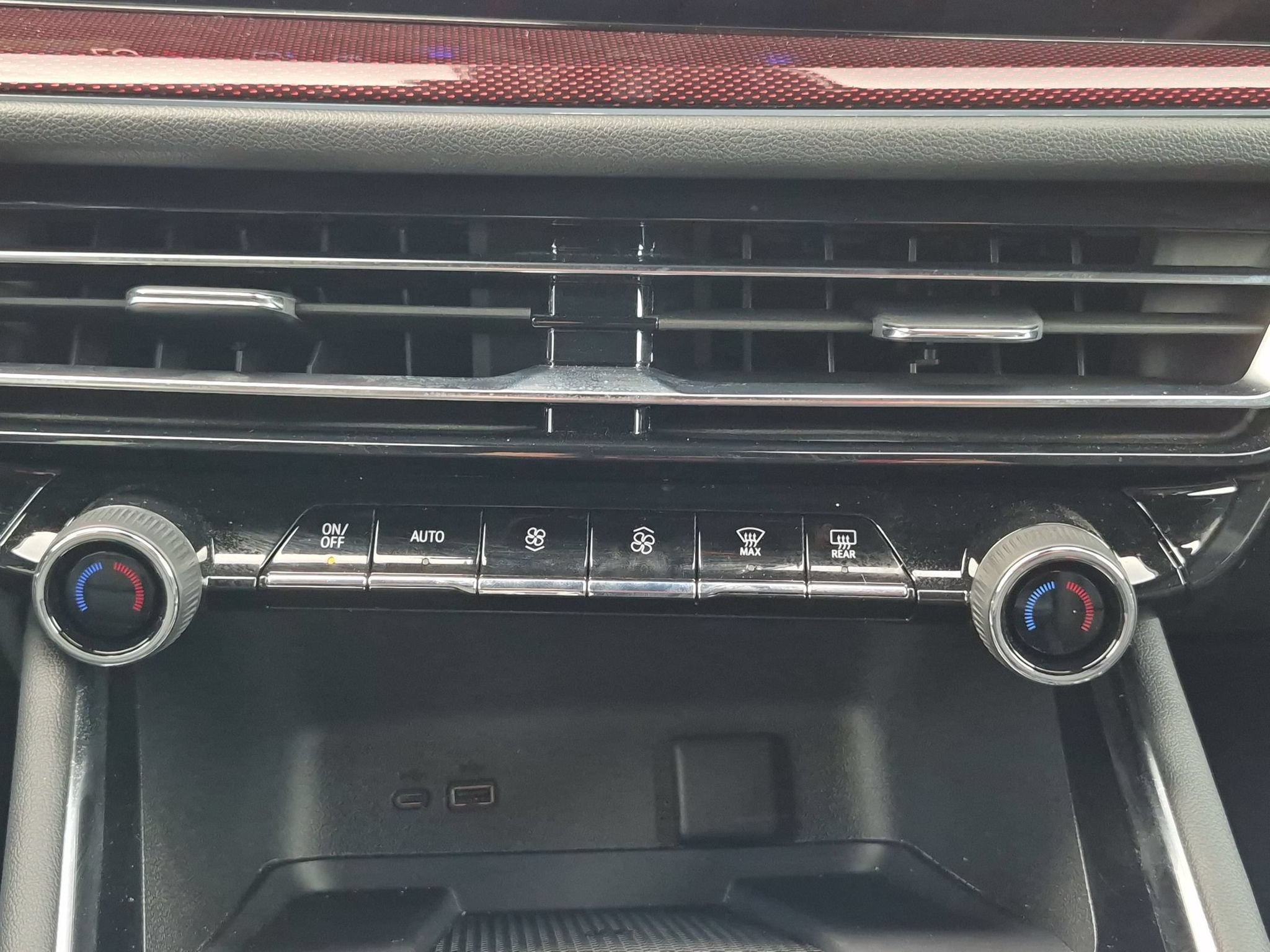Certified 2026 Chevrolet Traverse RS FWD image 21