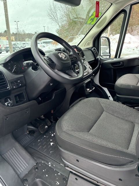 Used 2025 RAM ProMaster 2500 w/ Convenience Group image 11