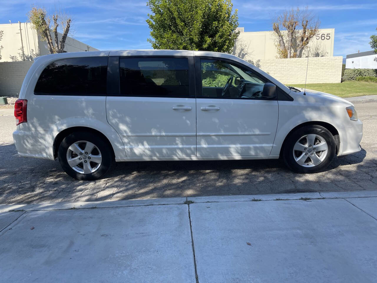 Used 2013 Dodge Grand Caravan SE image 10