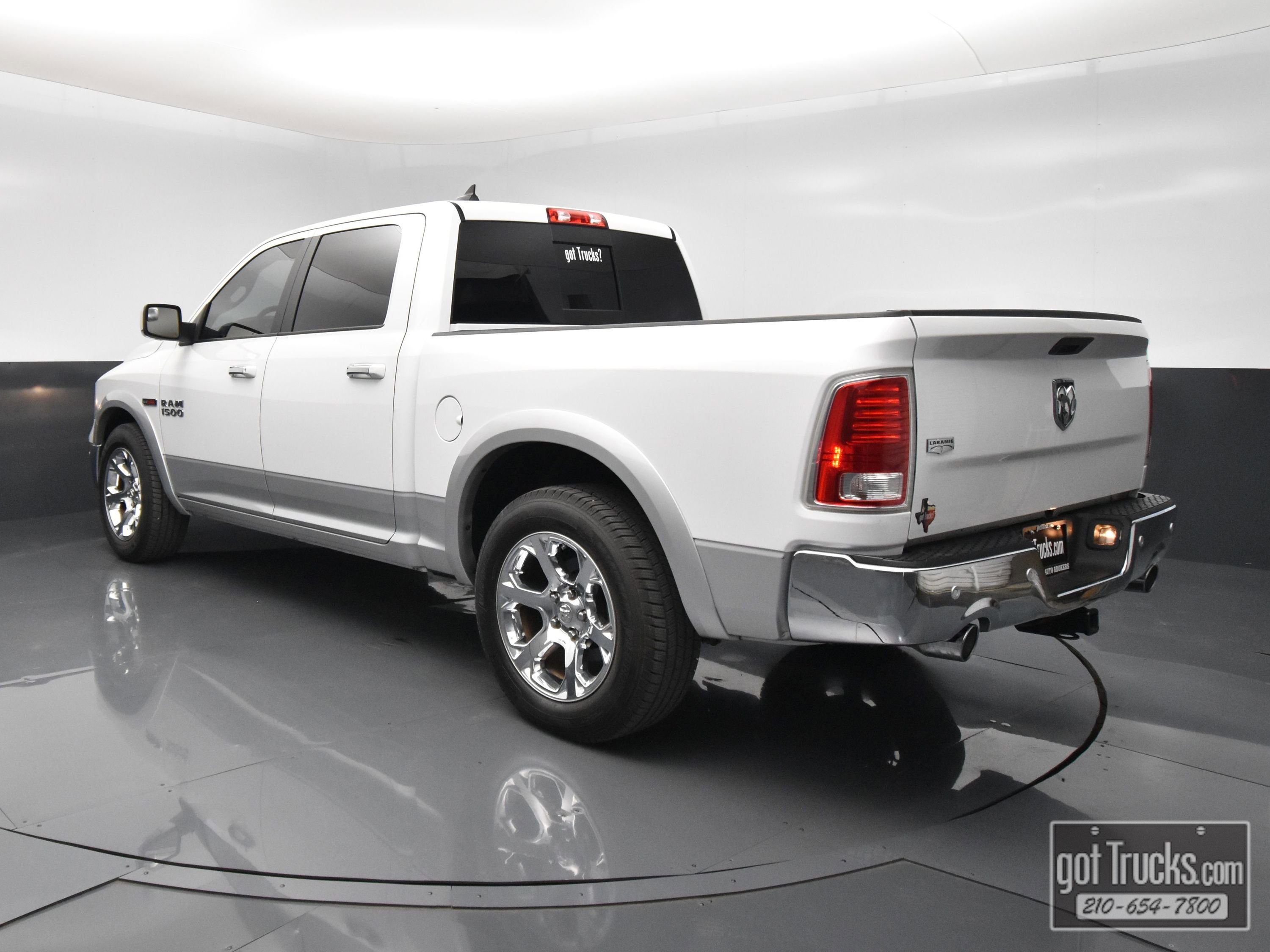 Used 2018 RAM 1500 Laramie RWD image 5