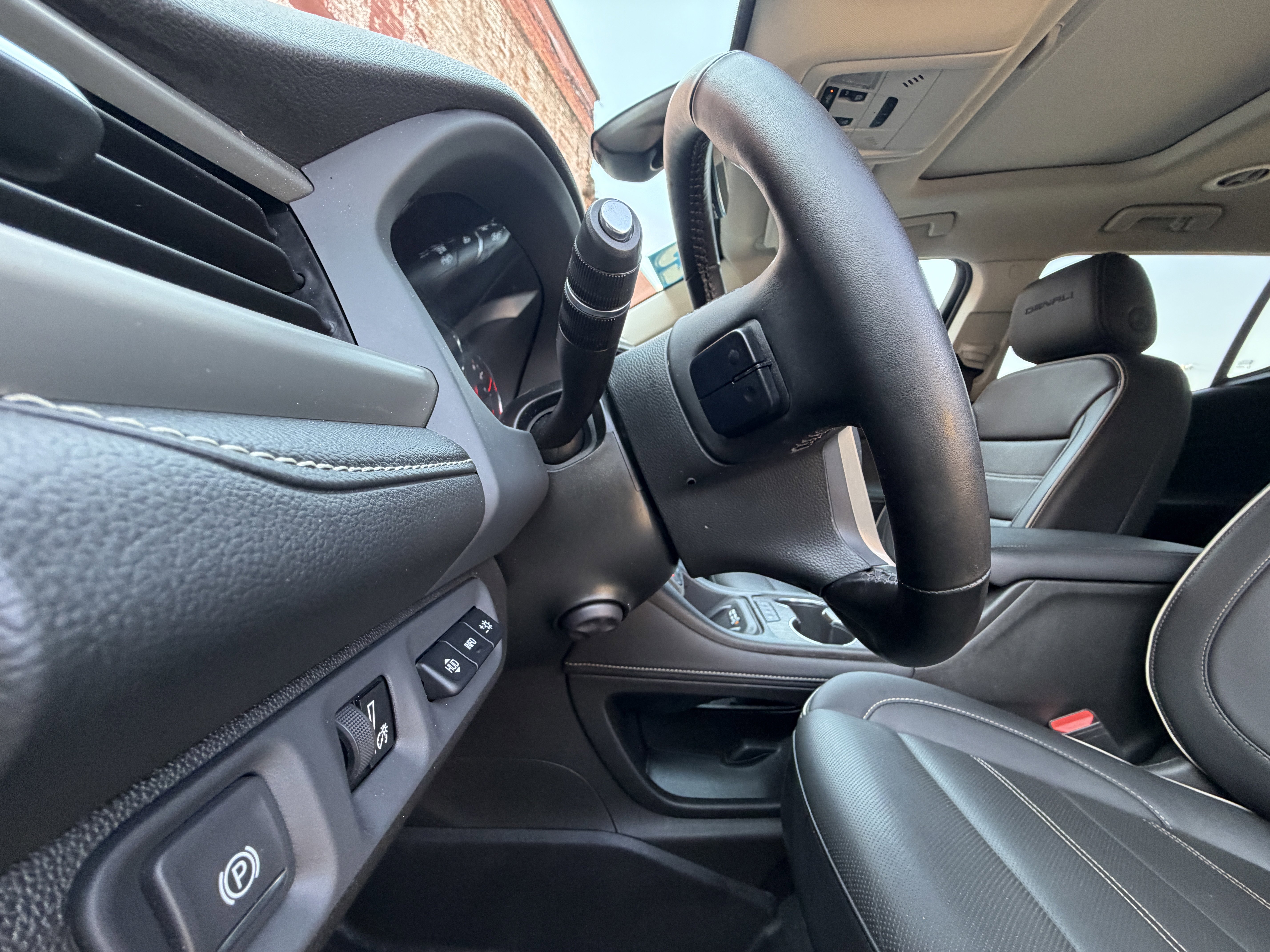 Used 2023 GMC Acadia Denali w/ Denali Ultimate Package image 43