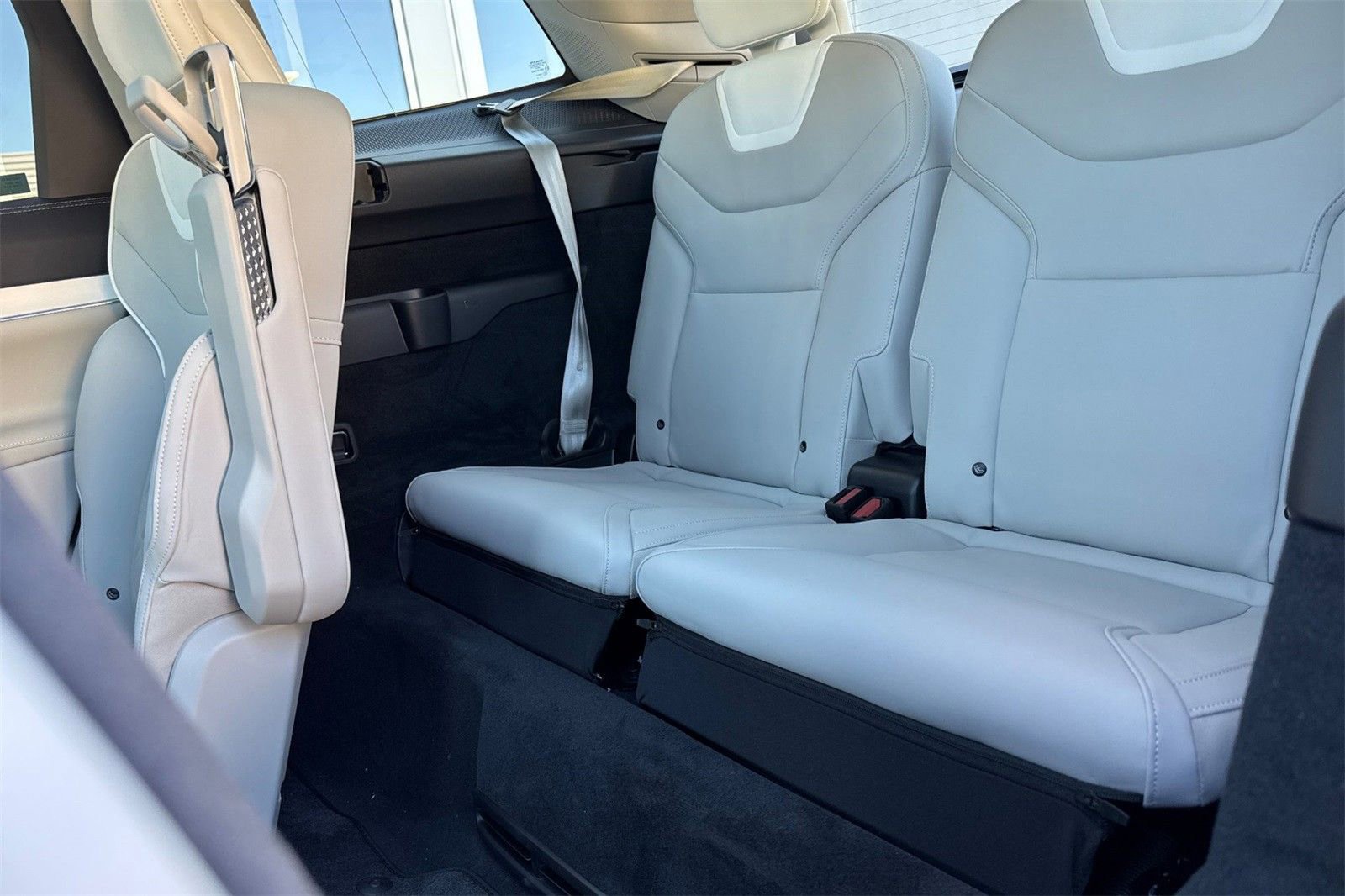 New 2025 Volvo EX90 Plus image 14