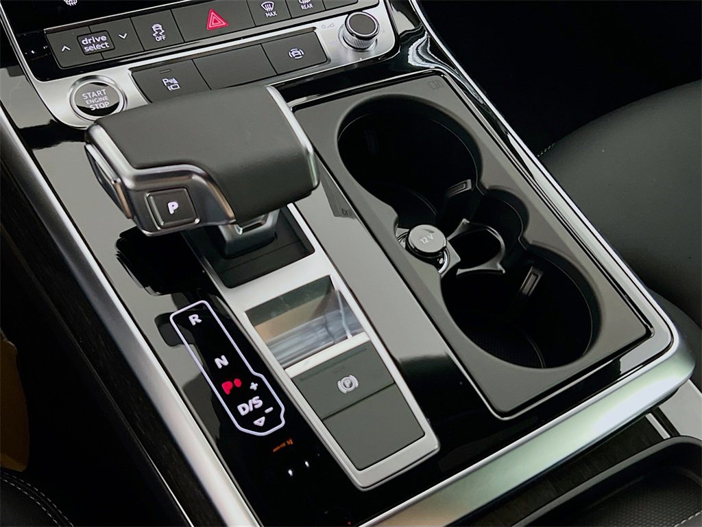 New 2025 Audi Q8 Premium image 19