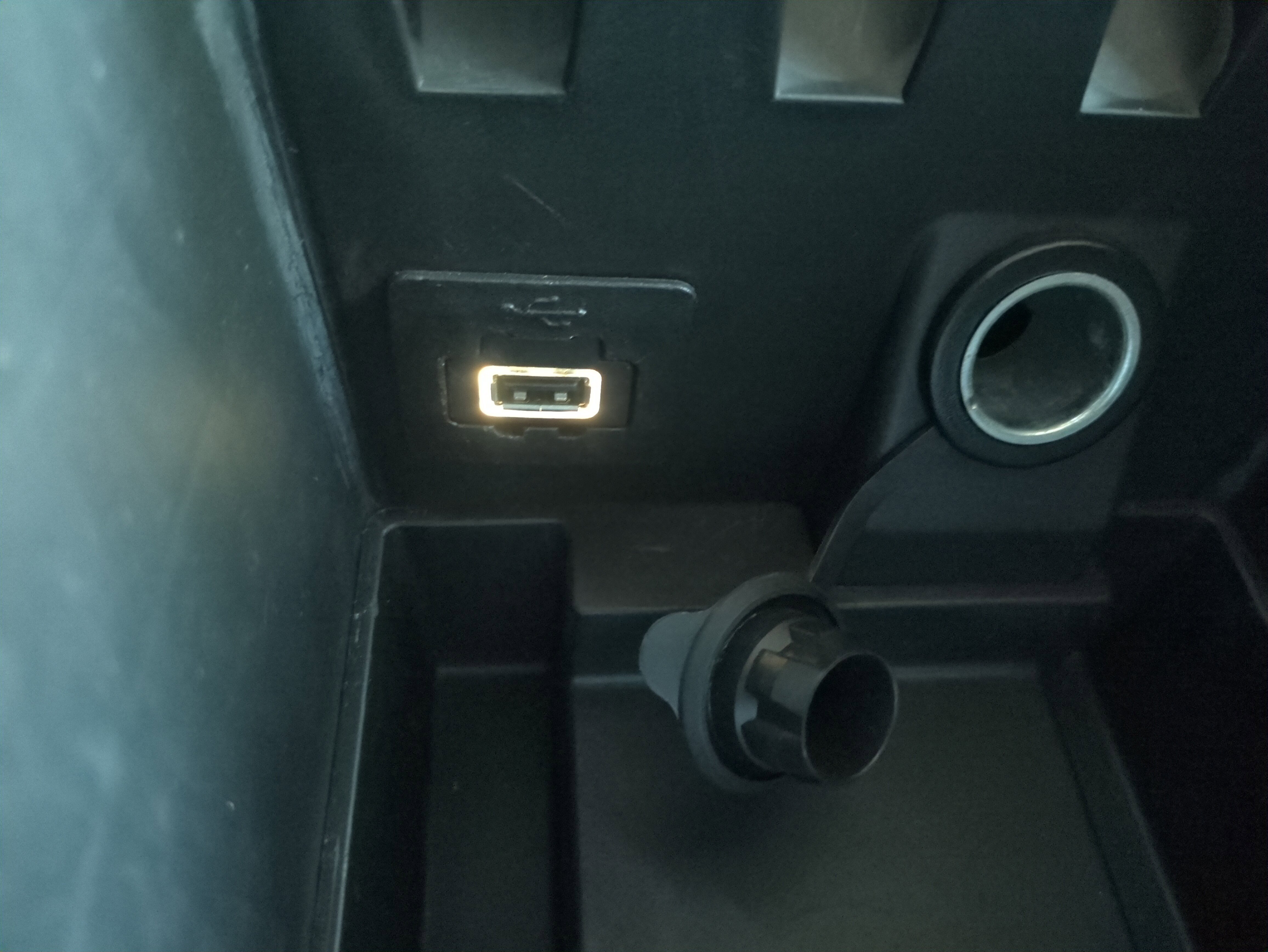 Used 2014 Dodge Challenger R/T image 22