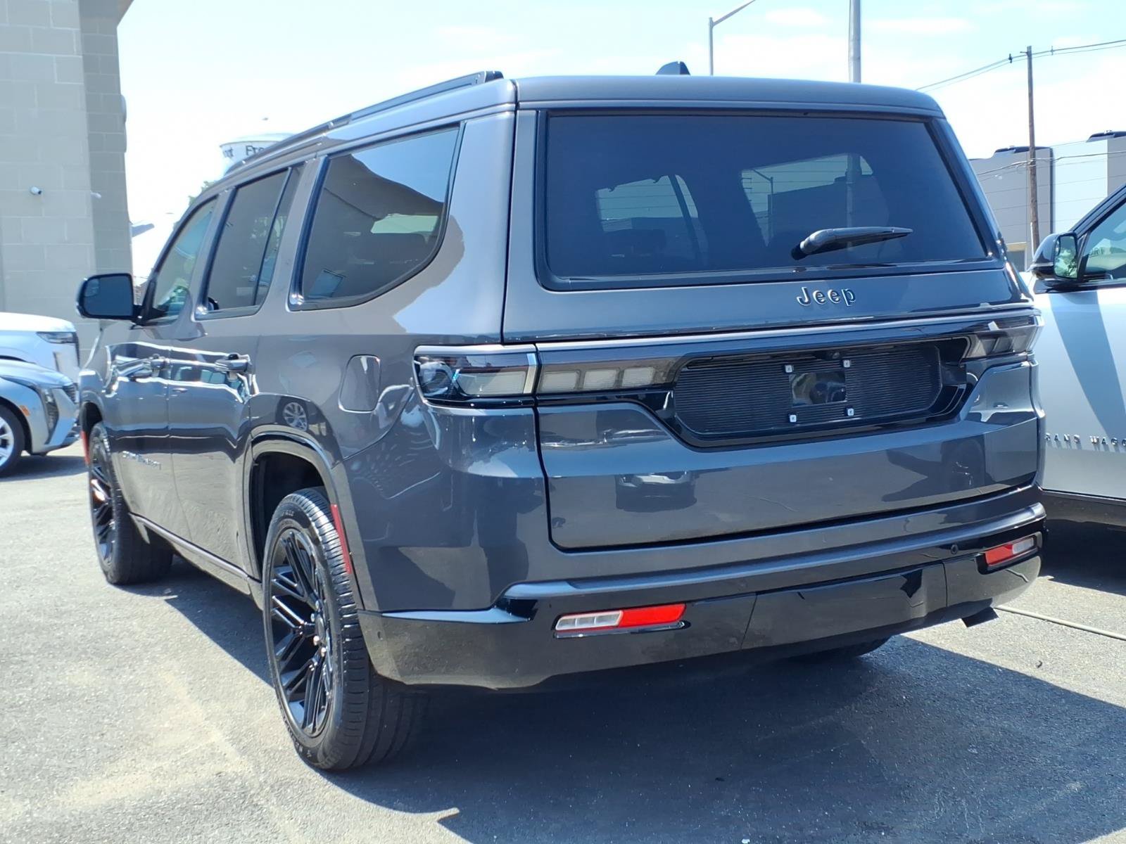 Used 2026 Jeep Grand Wagoneer Limited AWD/4WD image 7