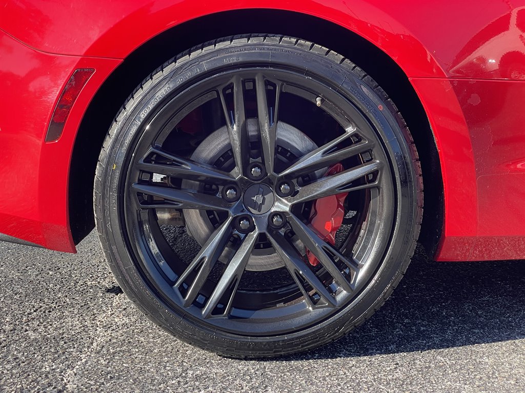 Used 2017 Chevrolet Camaro SS RWD image 32