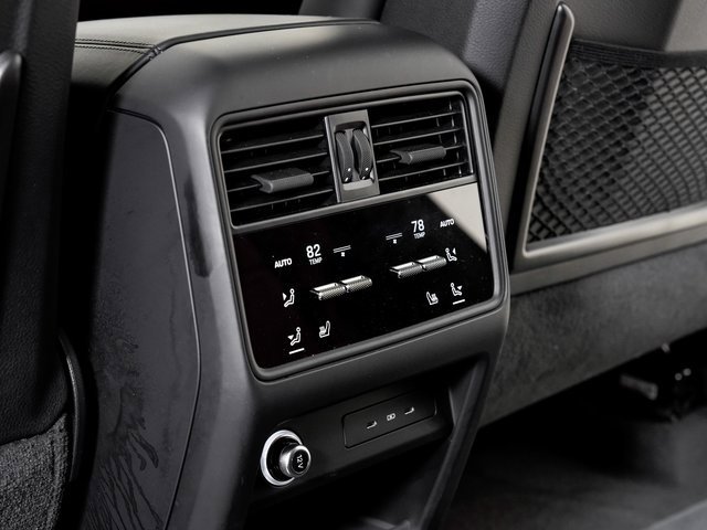 Used 2024 Porsche Cayenne image 26