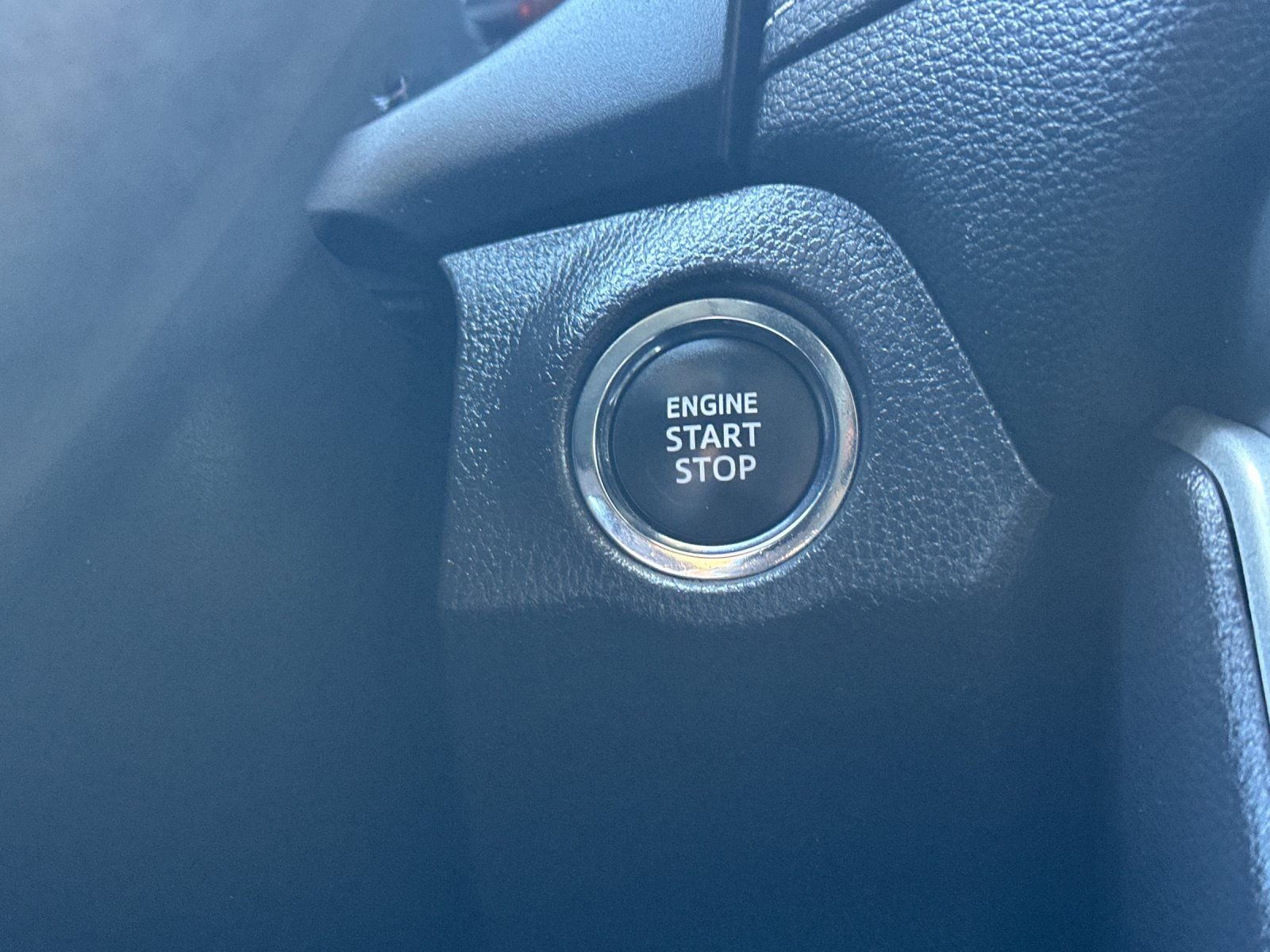 Used 2025 Toyota RAV4 XLE FWD image 21