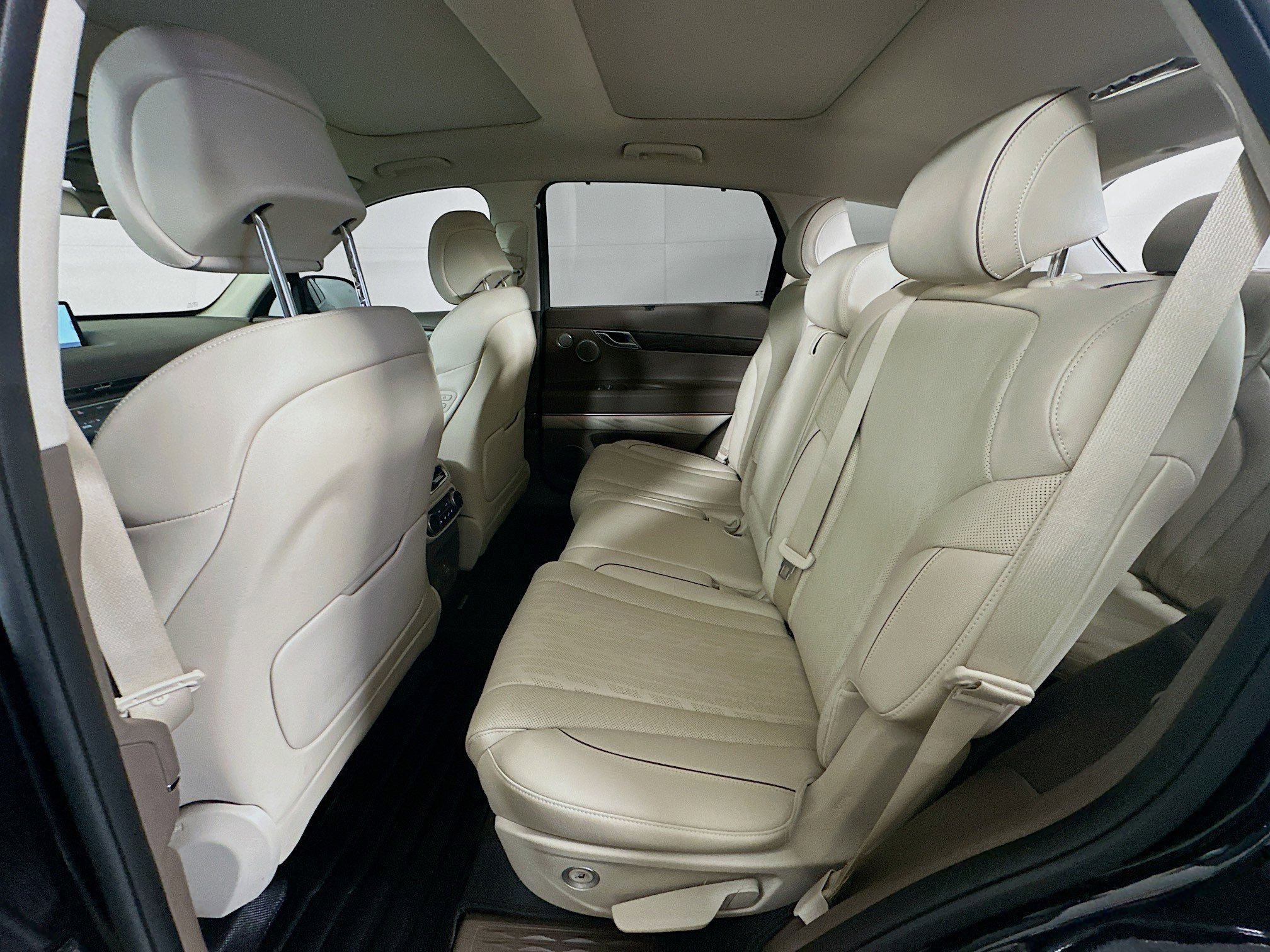 Used 2024 Genesis GV80 3.5T w/ Advanced Package image 29