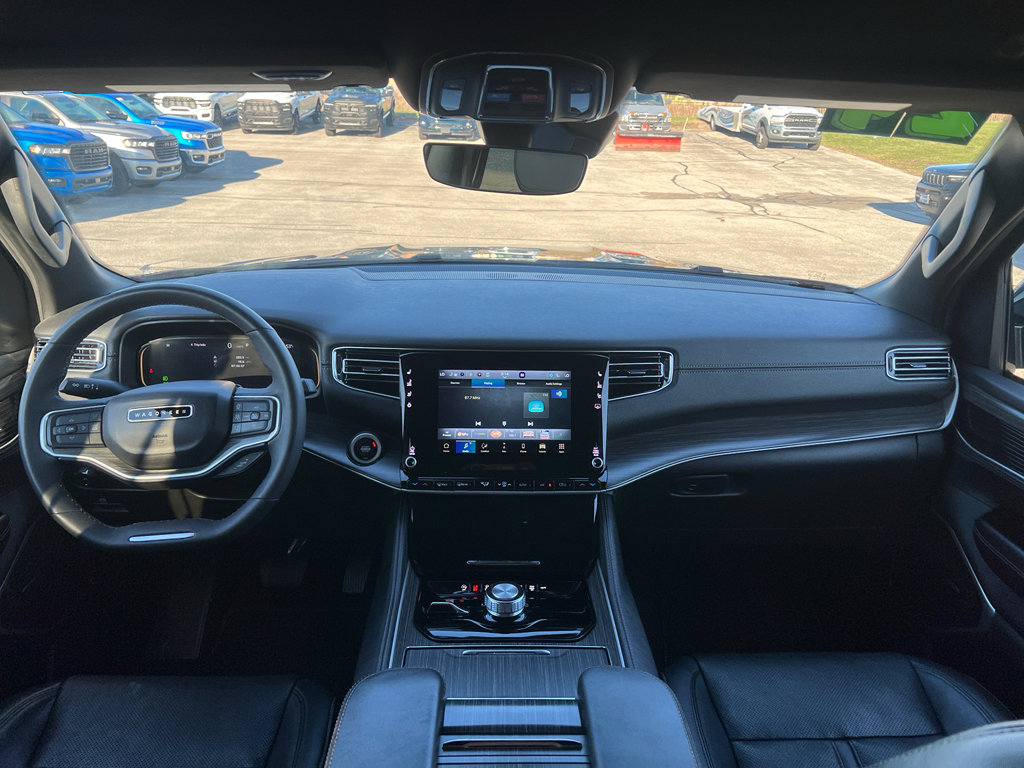 Used 2024 Jeep Wagoneer L Series II w/ Flexible Seating Group image 23