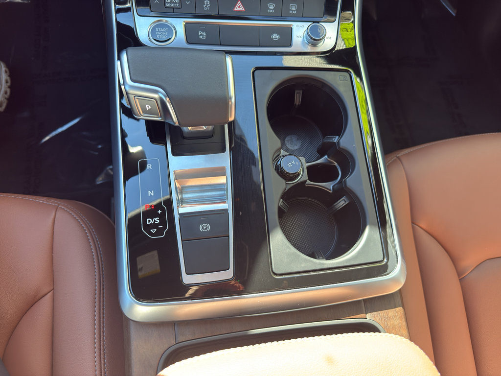 Used 2025 Audi Q7 Premium w/ Convenience Package image 25