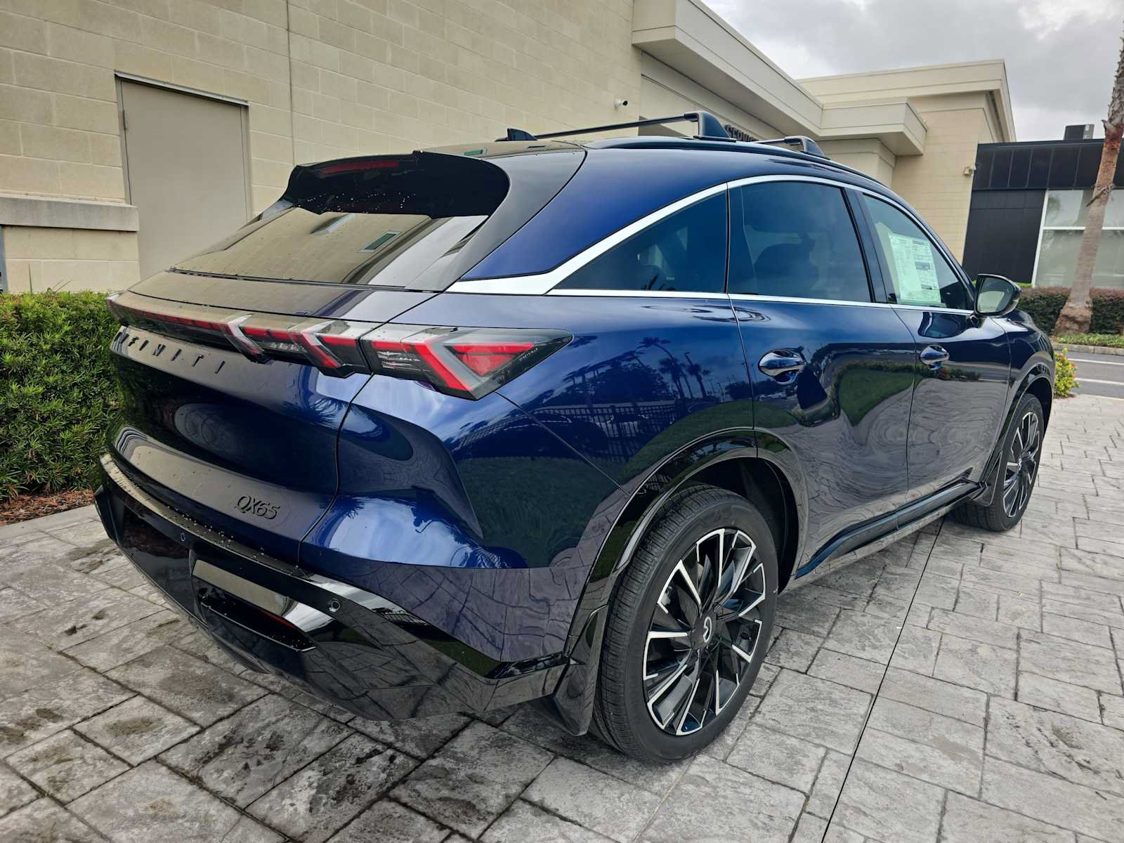 New 2027 INFINITI QX65 Autograph w/ Cargo Package AWD/4WD image 3