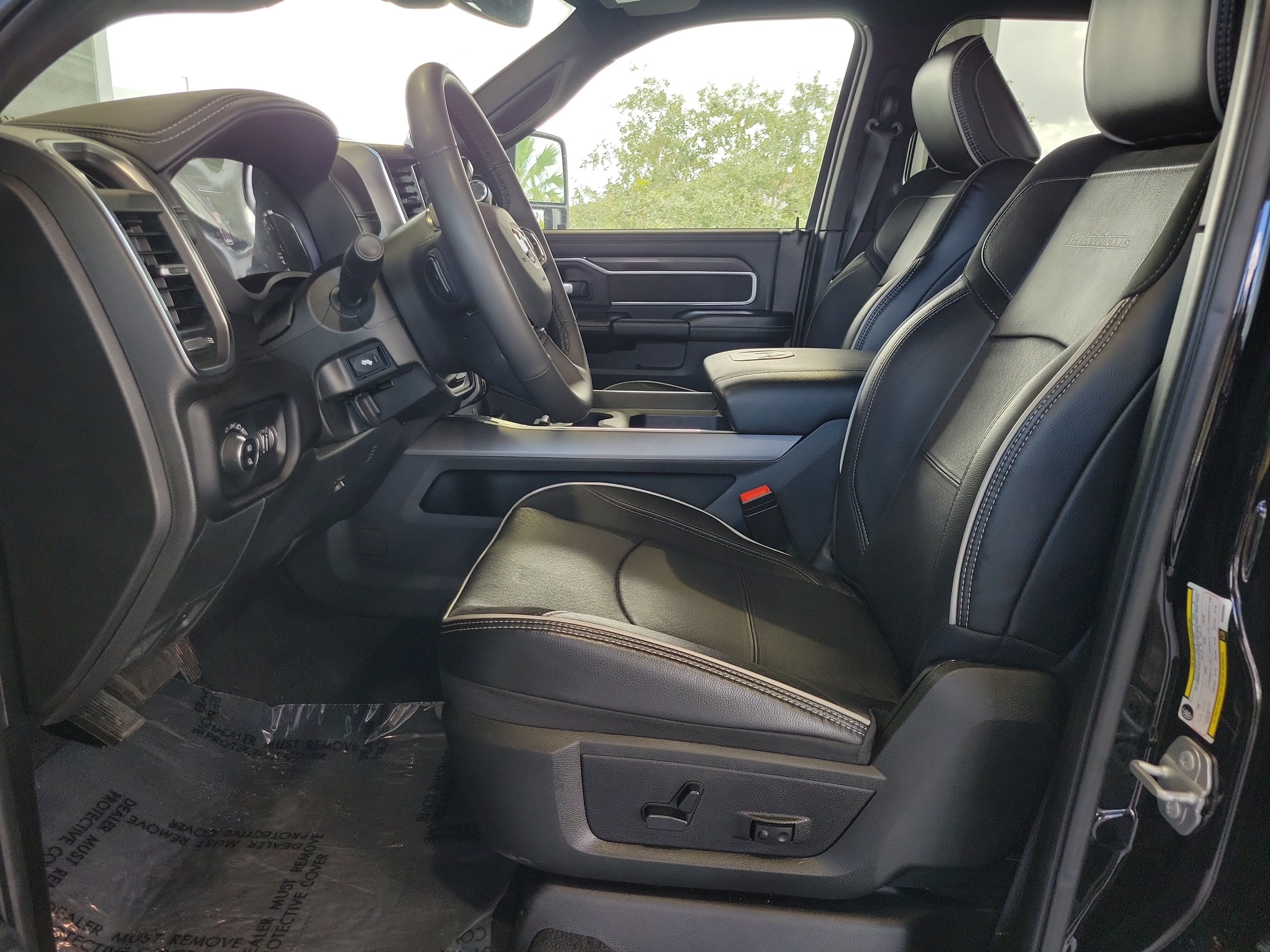 Used 2025 RAM 2500 Limited AWD/4WD image 18
