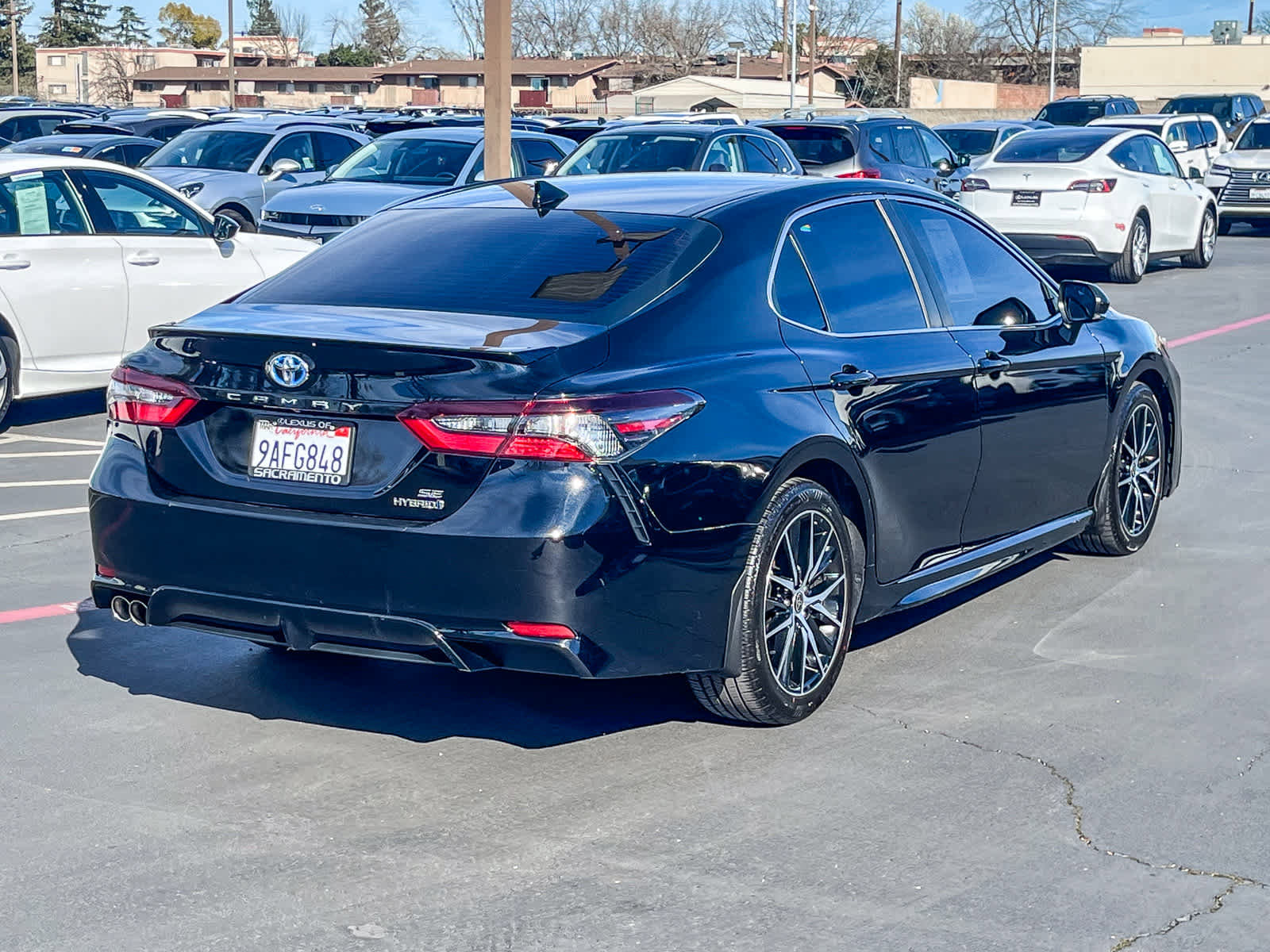 Used 2022 Toyota Camry SE image 4