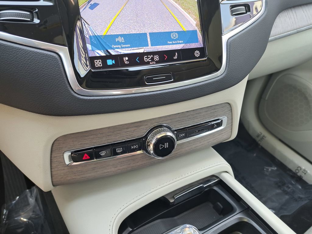Used 2023 Volvo XC90 T8 Ultimate w/ Protection Package Premier image 13