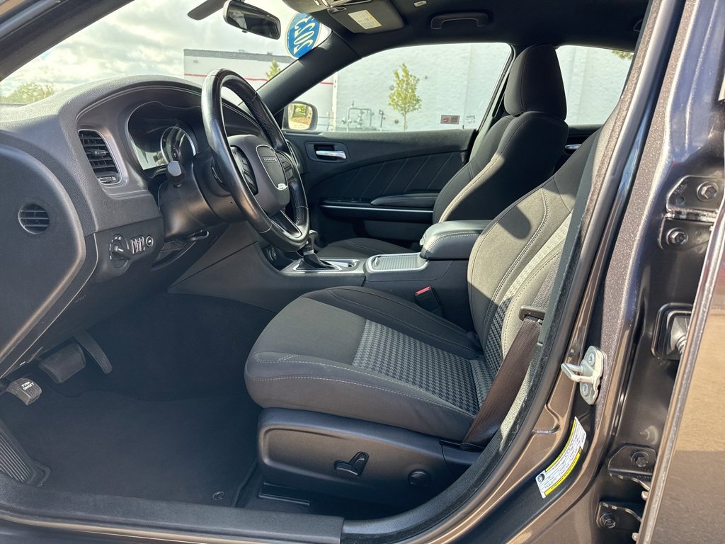 Used 2023 Dodge Charger SXT image 5