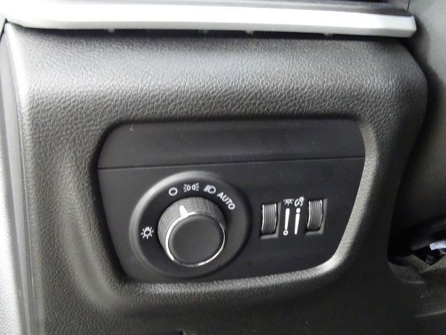 Used 2024 Jeep Grand Cherokee L Laredo image 14