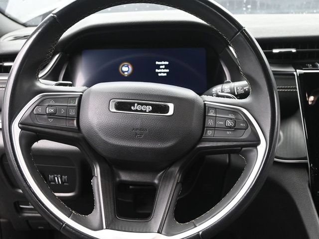 Used 2024 Jeep Grand Cherokee Laredo AWD/4WD image 28