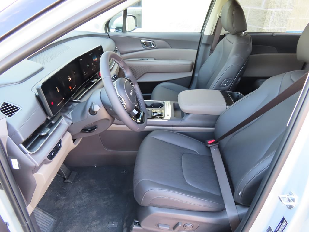 New 2026 Kia Carnival EX FWD image 21