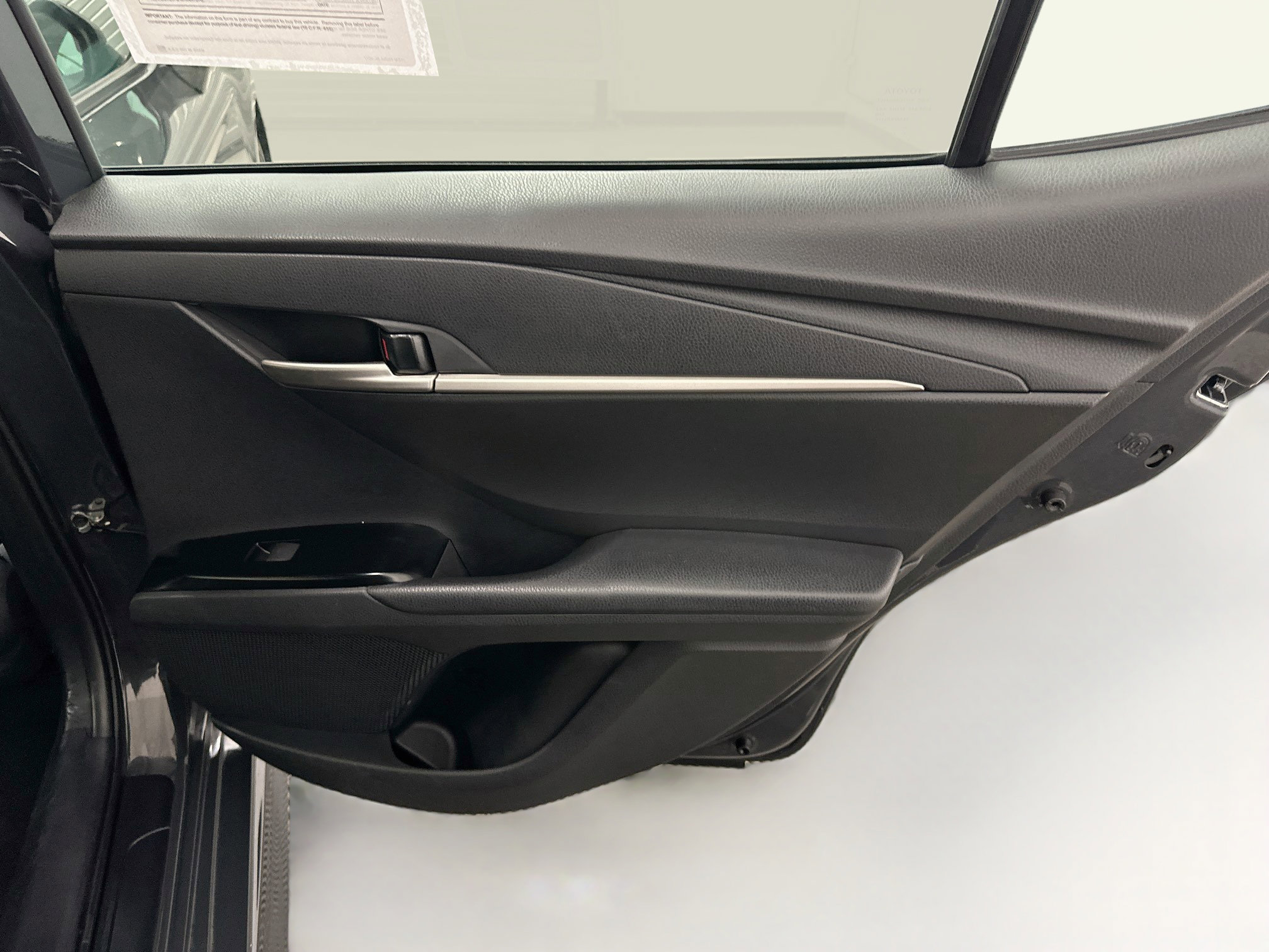 Used 2025 Toyota Camry SE FWD image 30
