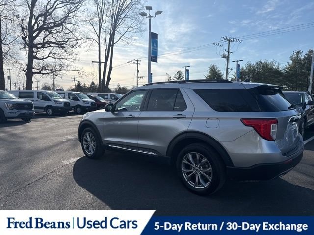 Certified 2022 Ford Explorer XLT w/ Equipment Group 202A AWD/4WD image 5