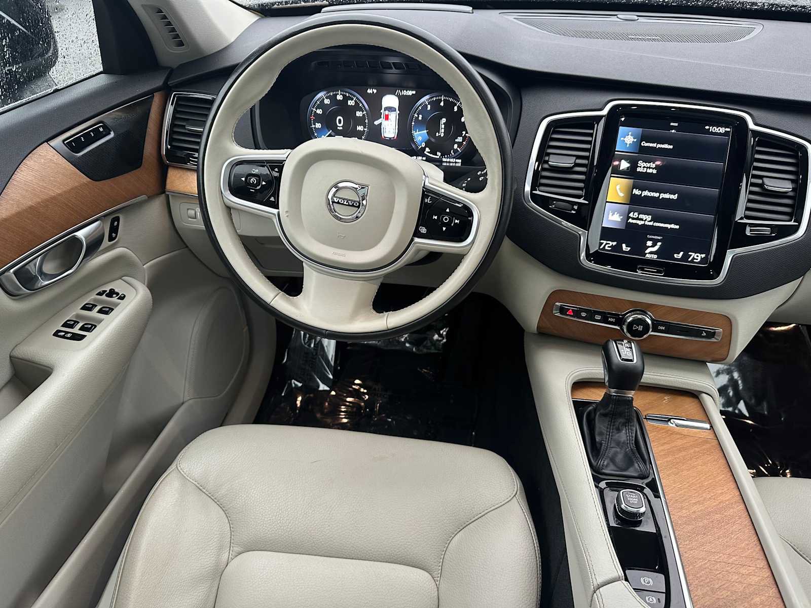 Certified 2022 Volvo XC90 T6 Momentum w/ Advanced Package image 18