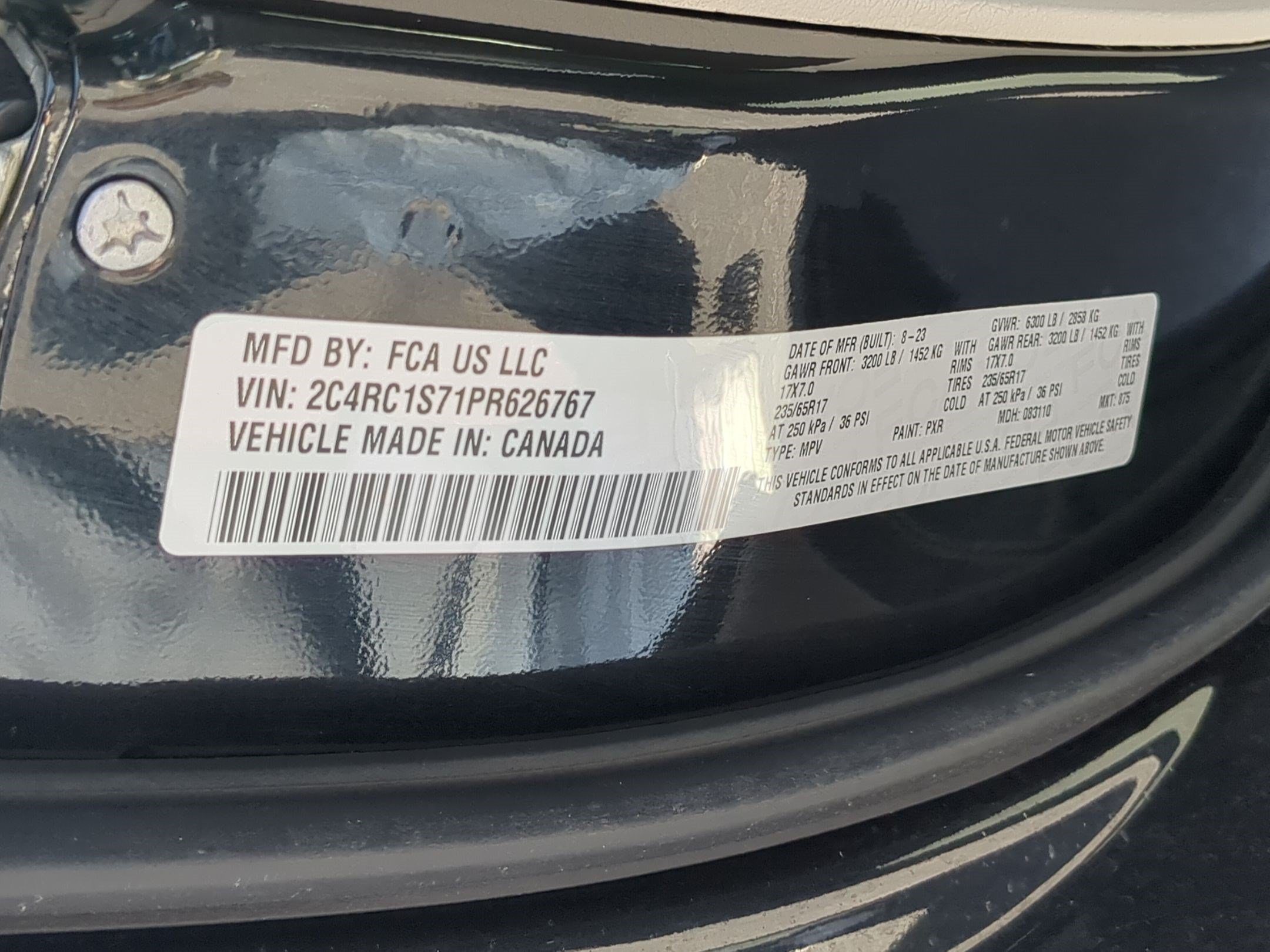 Used 2023 Chrysler Pacifica Limited FWD image 35