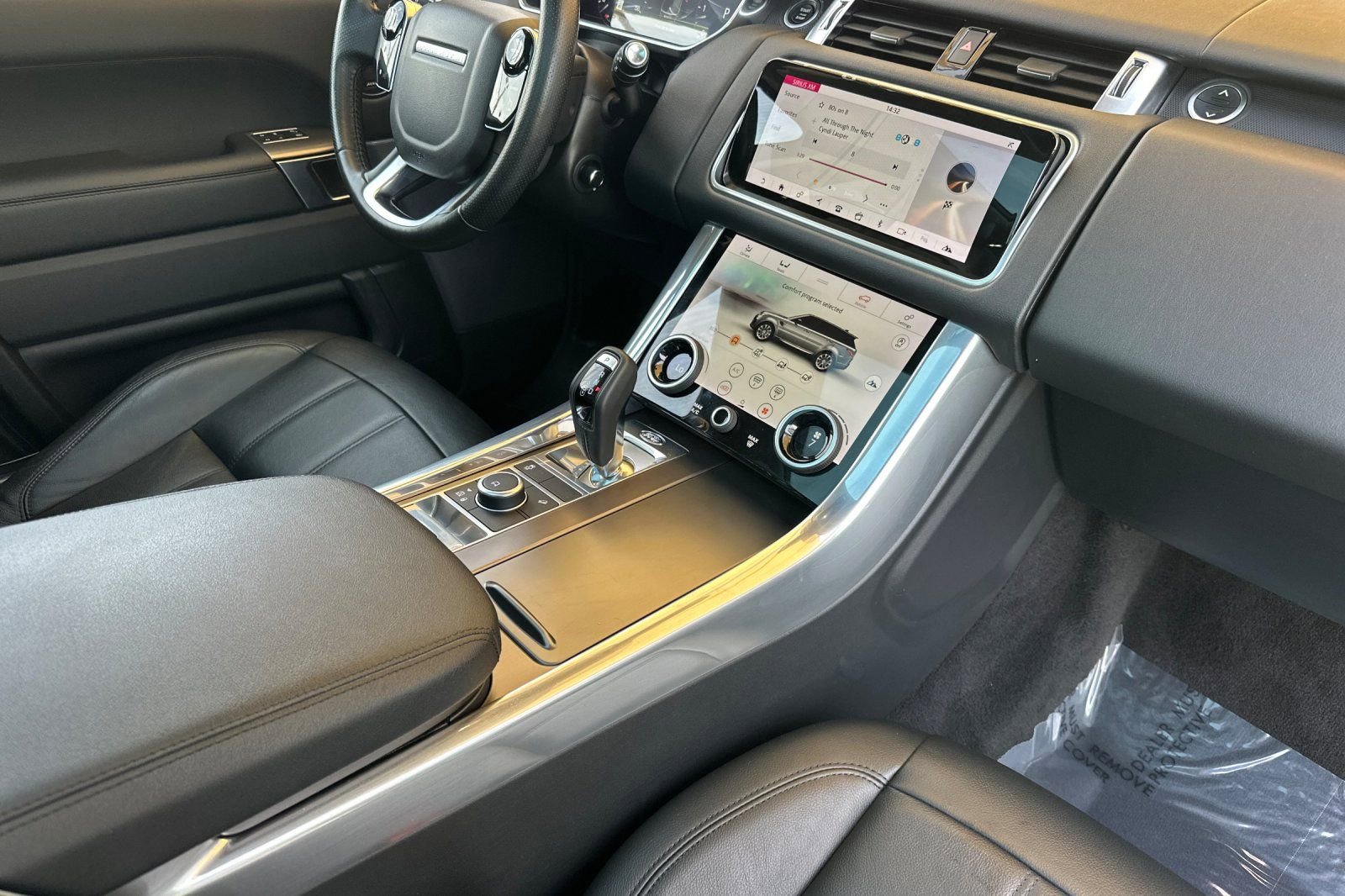 Used 2018 Land Rover Range Rover Sport SE image 19