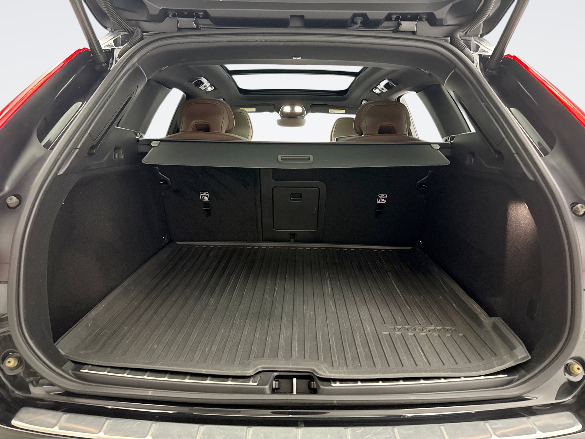 Used 2023 Volvo XC60 B5 Plus w/ Climate Package AWD/4WD image 19